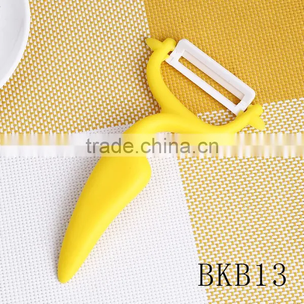 BKB13 One Blade PP Handle Ceramic Blade Fruit Peeler photo-2