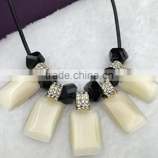 Manufacturers Wholesale High-grade Fashion Female Opal Necklace Short Leather Chain Necklace photo-3