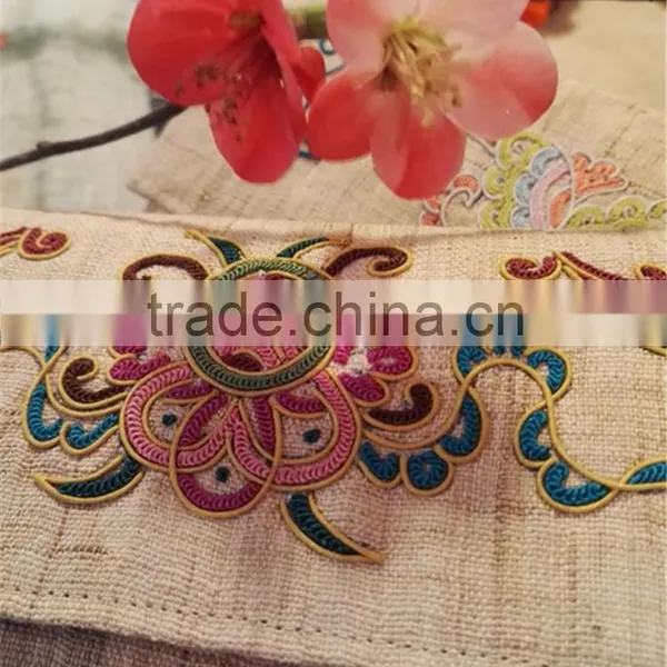 Ramie Fabric Combined With Horsetail-based Embroidery Woman Wallet photo-2