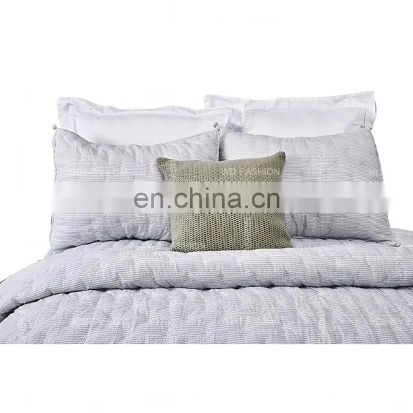 Exhibitor Canton Fair on Line Live Show Home Textile Stripe Polycotton With Ponpon Comforter Bedding Set With Pillow photo-3