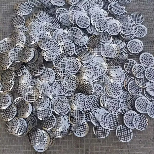 Versatile Stainless Steel Filter Mesh for Home and Commercial Applications photo-3