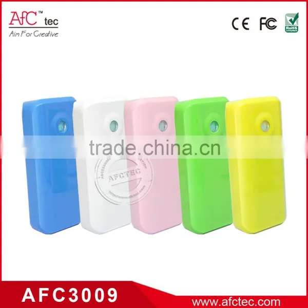 Low Price 18650 Battery Minion Portable Power Bank 4000mah photo-2