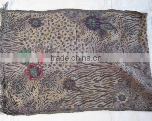 EMBRODARY BOILED WOOL SHAWL photo-4