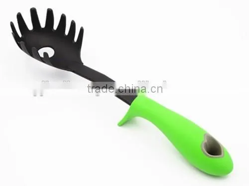 Nylon Elevated Pasta Server
