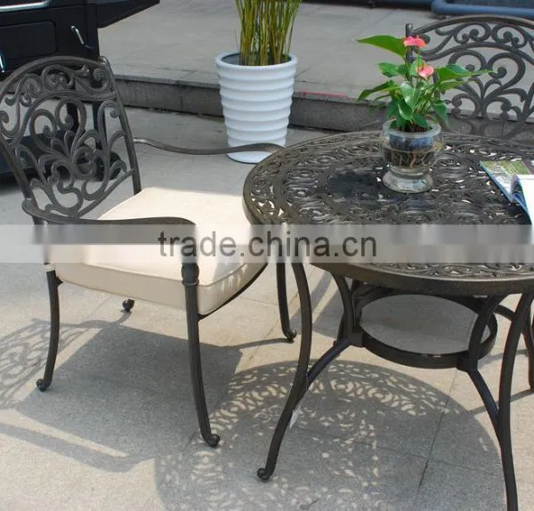 2016 Hot Selling New Fashion Elegant Cast Aluminium Furniture Table Set photo-2