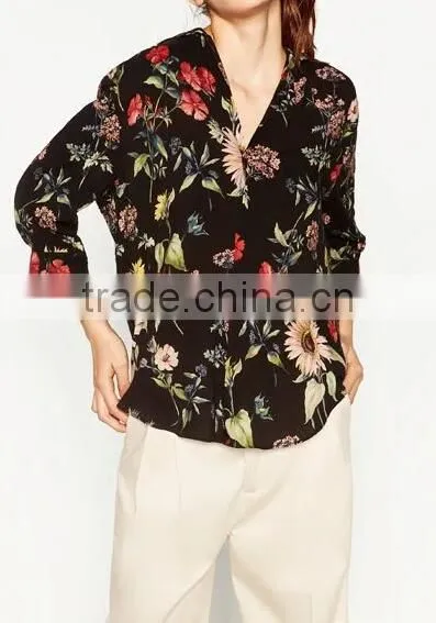 Runwaylover EY2327B 2017 Ladies Deep V-Neck Printed Blouse photo-3