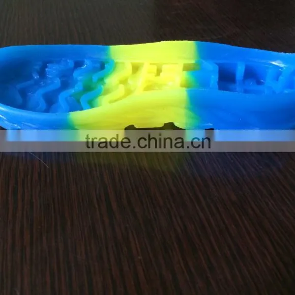 Automatic TR/TPR/PVC/TPU Sole Injection Moulding Machine photo-3