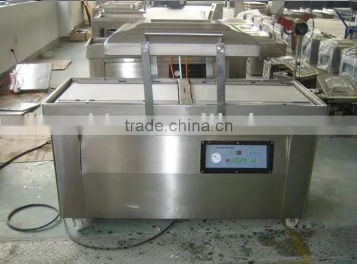 Vacuum packaging machine