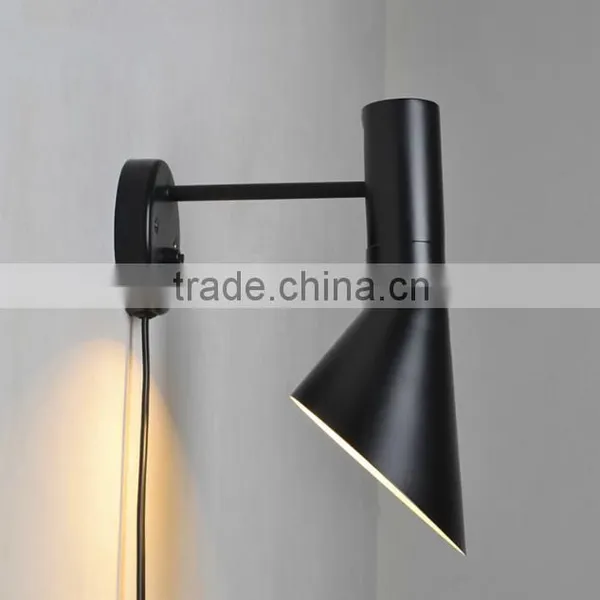 Unique Design European Classical Metal Wall Lamp photo-2