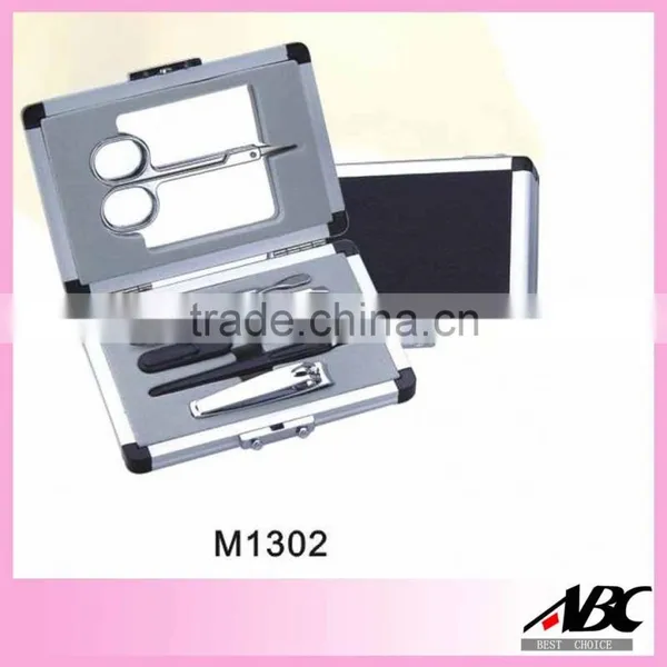 Elegant Aluminum Manicure Case Nail Set photo-2