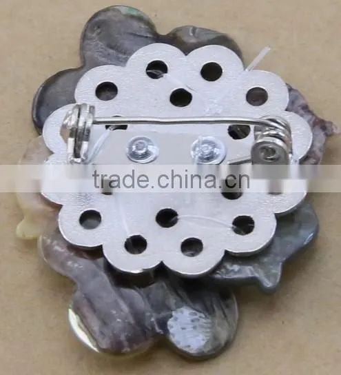 Flower Shaped Shell Brooch photo-2