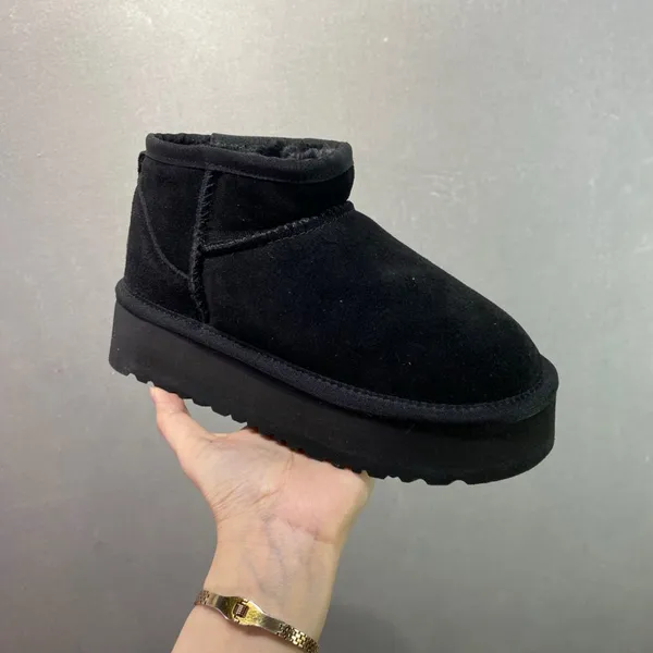 UGG Autumn/Winter Sheepskin Boots photo-3