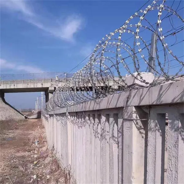 High Security Hot Dipped Galvanized Concertina Razor Barbed Wire photo-5