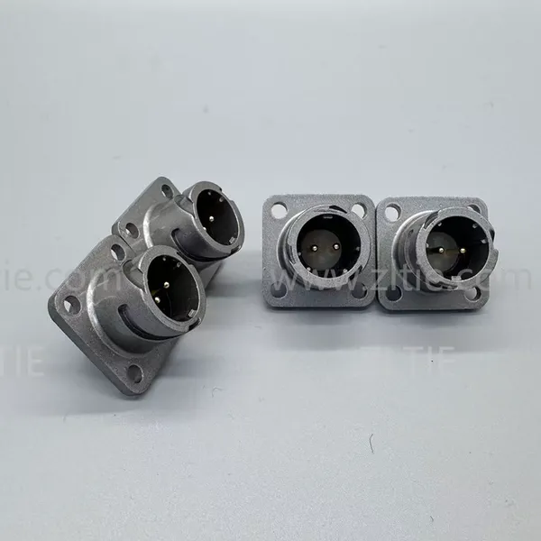 FQ14 Series 2-Pin Square Flange Male Socket photo-2