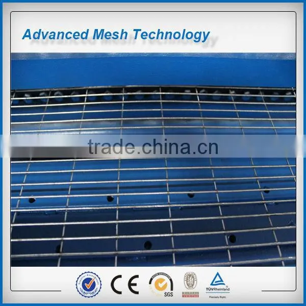 Low Price Welded Mesh Machine China Supplier photo-4