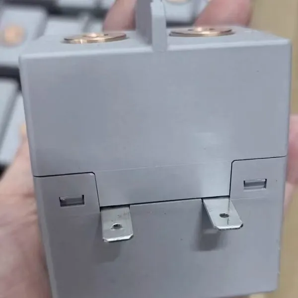 Hongfa HFE82V-250C Relay