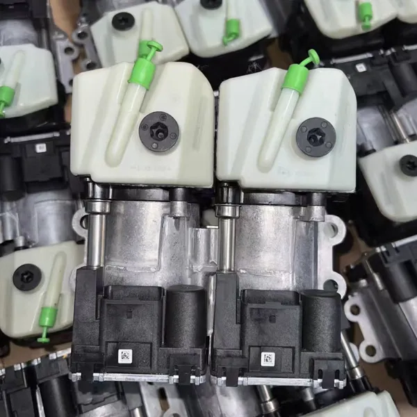 Geely and Lynk & Co 7-speed DCT (Dual-Clutch Transmission) Hydrostatic Separator Actuator