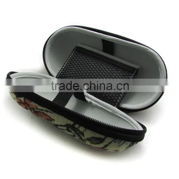 Sunglasses Case With a Mirror photo-4