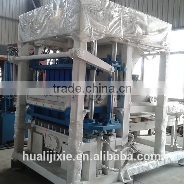 Cheaper Hollow Block Making Machine QT4-15 photo-4