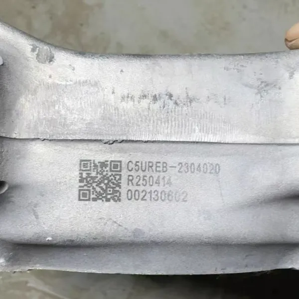 Used parts for the right front steering knuckle assembly of a BYD Formula Leopard 5 Titanium 3.