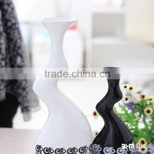 Porcelain Manufacturing Factory Set Vase Centerpiece Black and White photo-4