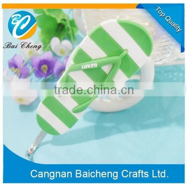 Custom Rubber Keychain in Minion for Gift in WENZHOU BAICHENG photo-4