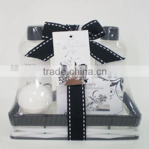 Wire Basket Bath Set With Attractive Design
