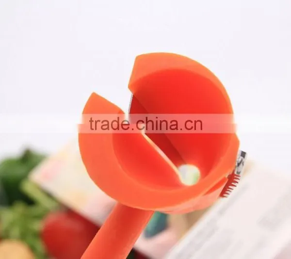 Hot Sale TV Product Plastic Good Grips Swivel Easy Carrot Curler Peeler photo-3