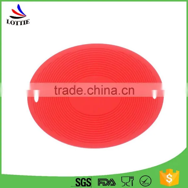 2016 Custom Food Grade Non-toxic Heat Insulation Anti-skid Design Silicone Baking Mat Pot Holder photo-2