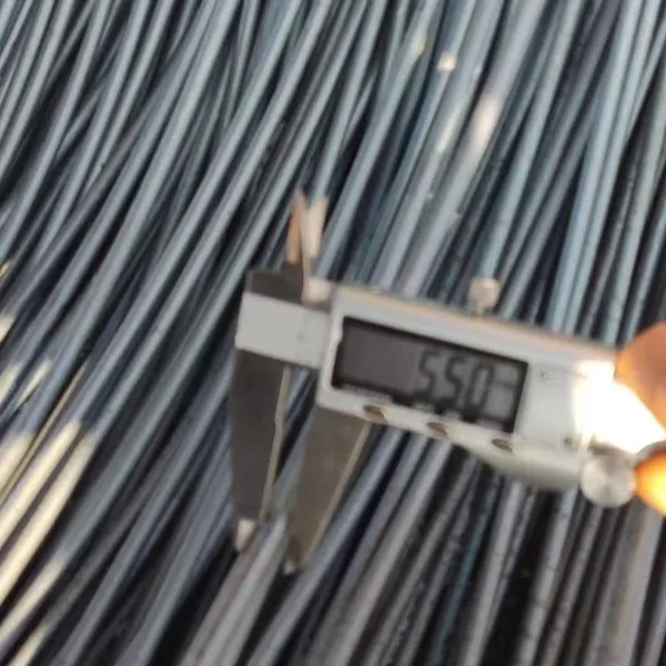 5.5mm Q195 warmgewalzter Stahldraht, schwarze Rolle, ASTM A510, Massenbestand