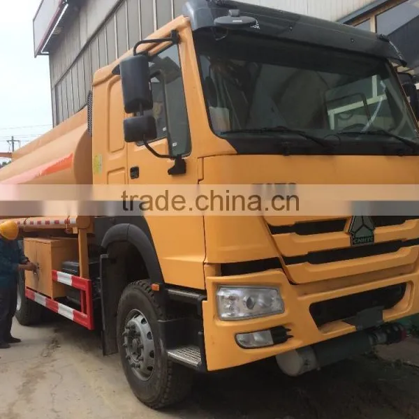 Howo 4*2 8cbm Oil Tank Truck Fuel Tanker photo-2