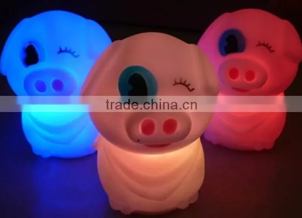 Onaroo Danny The Pig Portable Night Light With Rainbow Color Change photo-3