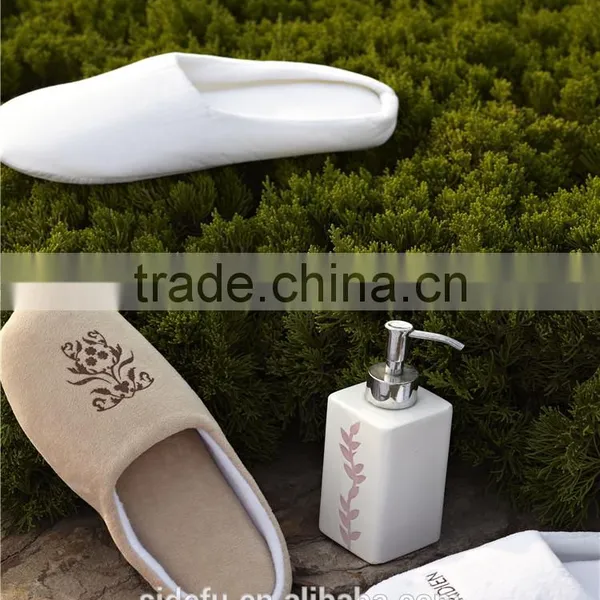 High Quality Customized Embroidered Hotel Coral Fleece Slipper photo-5