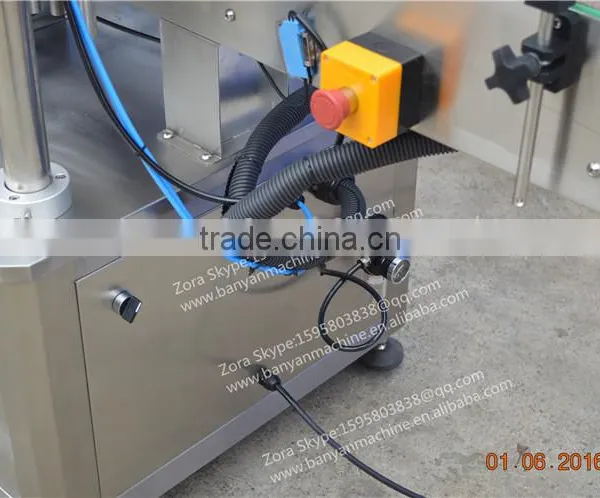 PLC Controlled Automatic Adhesive Sticker Flat Bottle Labeling Machine With CE photo-3