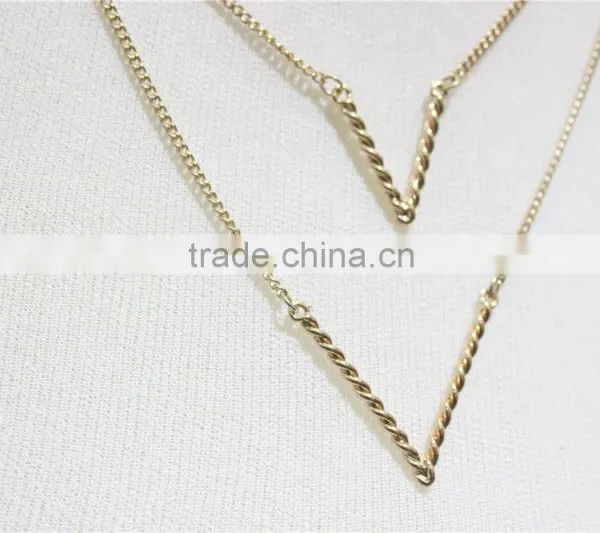 Multi Layered Gold Triangle Necklace Twist Arrowhead Pendant Necklace Layered Necklace Fashion Style Wholesale photo-3