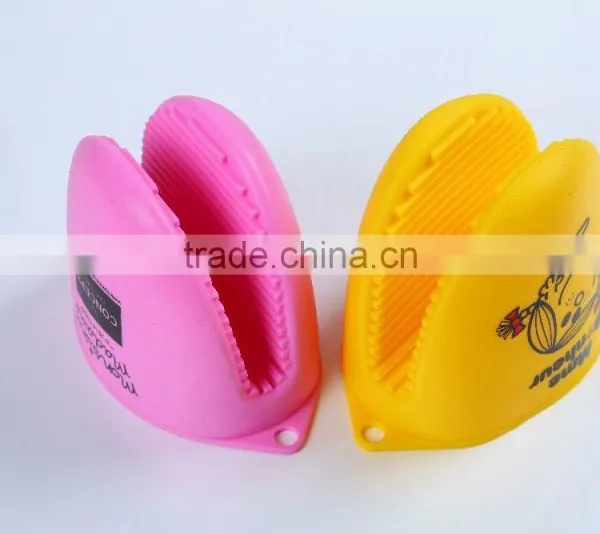 Funny Shaped Insulated Silicone Rubber Glove/Heat Insulating Baking Gloves photo-6