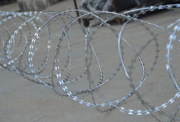 Concertina Wire With PLC Automatic Cutting Machine, 220V, 50Hz, 0.5m to 10m Coil Length Adjustable