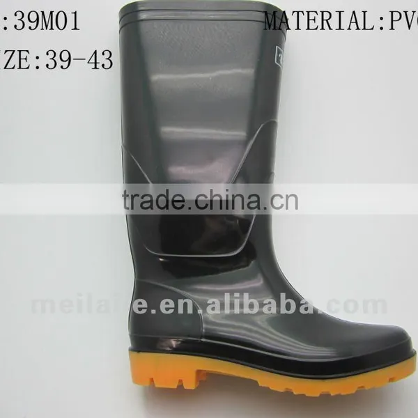 Hot Selling and Cheap Men Rain Boots in Men' Shoes PVC