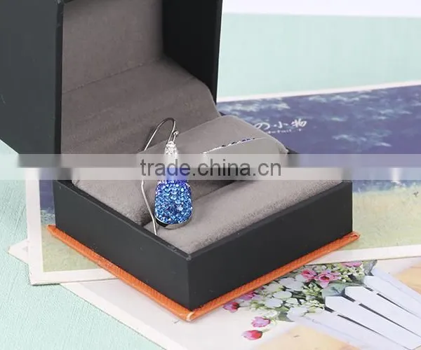 Up-to-date Graceful Two Color Shinning CZ Diamonds Earrings More Attractive photo-5