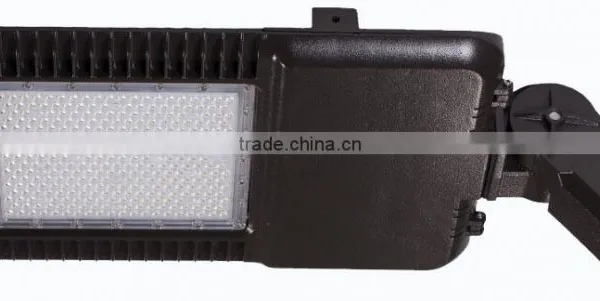China Supplier Competitive Price IP66 130lm/w UL CUL DLC Approved Solar Street Light photo-5