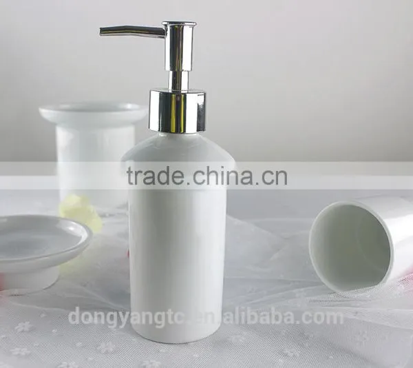 China Factory Wholesale Custom Ceramic Porcelain White Bathroom Accessory Set for Shower Use photo-4