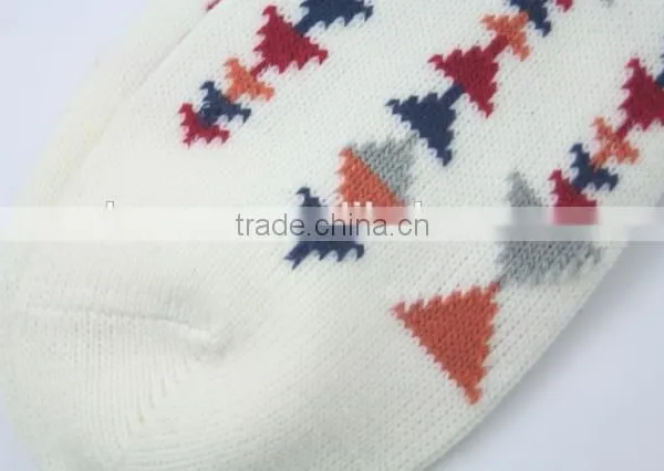 Wholesaler Cheap Price Bright Color Jacquard Cotton Socks photo-4