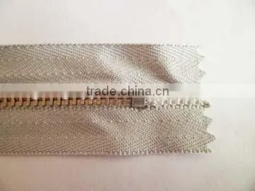 4# Metal Aluminum Zipper Fastener Close End Zipper With Locking Slider Shoes Zipper photo-3