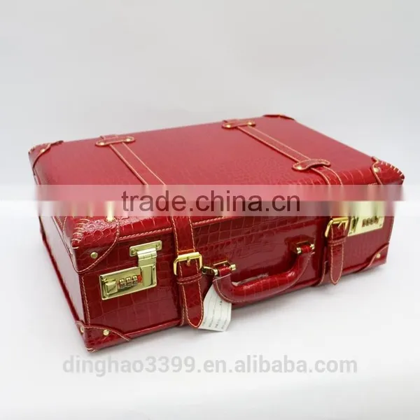 New Arrival Luggage Case Customized PU Travel Bag Fashion Red Tote Travel Bag photo-3