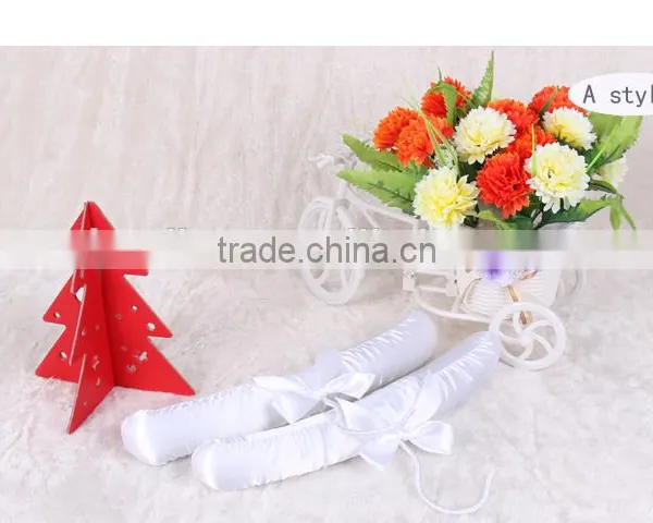 Delicate Design Ribbon Dog Clothes Hanger Bracket Wholesale photo-3