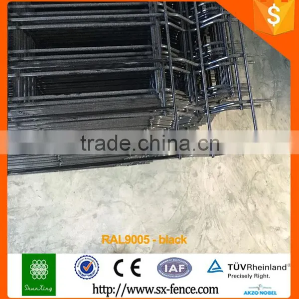 Shunxing Fence Factory Plastic Powder Coated Welded Curved Wire Fence photo-4
