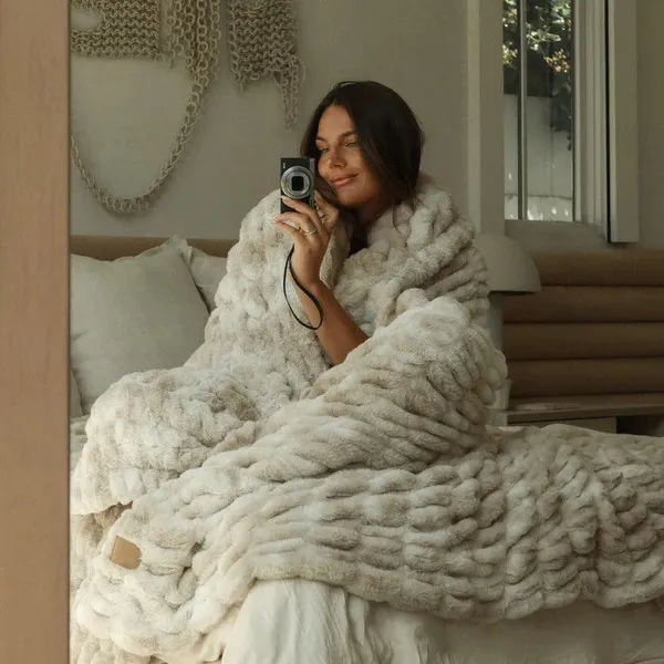 100% Vegan & Cruelty Free Polyester Ombre Oversized Soft Blanket photo-4