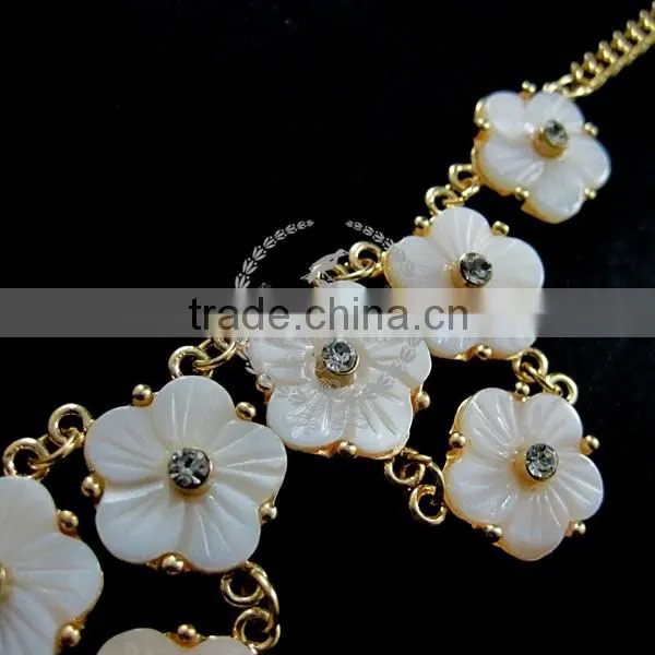 Vintage White Shell Flower Chunky Choker Fashion Women Statement Necklace Jewelry 2013 6390023 photo-4
