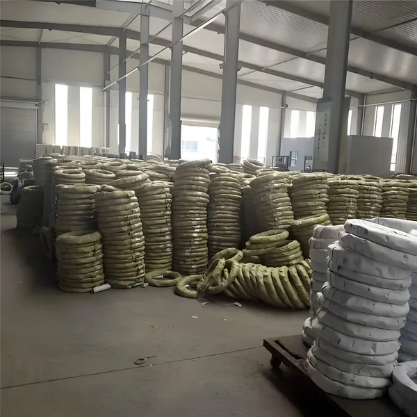 PVC Coated Barbed Wire 2.0mm Core Wire 1.5mm Coating Thickness Anti-Corrosion Fence photo-2