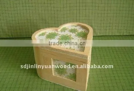 Wooden Artware With Heart Shape